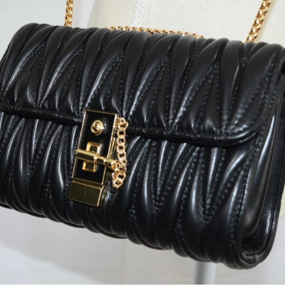 NEW Bag Quilted Crossbody Shoulder bag Purse Very Elegant, Versatile, Bl…
